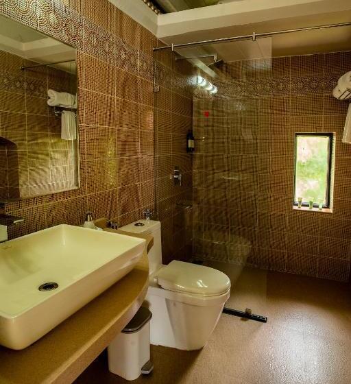 اتاق لوکس, Coconut Creek Resort   Dabolim Airport