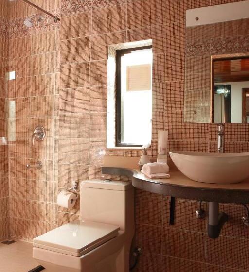 اتاق لوکس, Coconut Creek Resort   Dabolim Airport