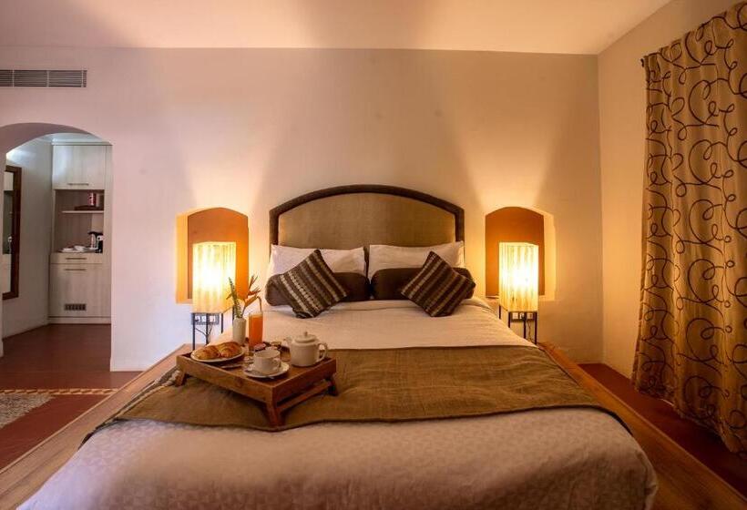 اتاق لوکس, Coconut Creek Resort   Dabolim Airport