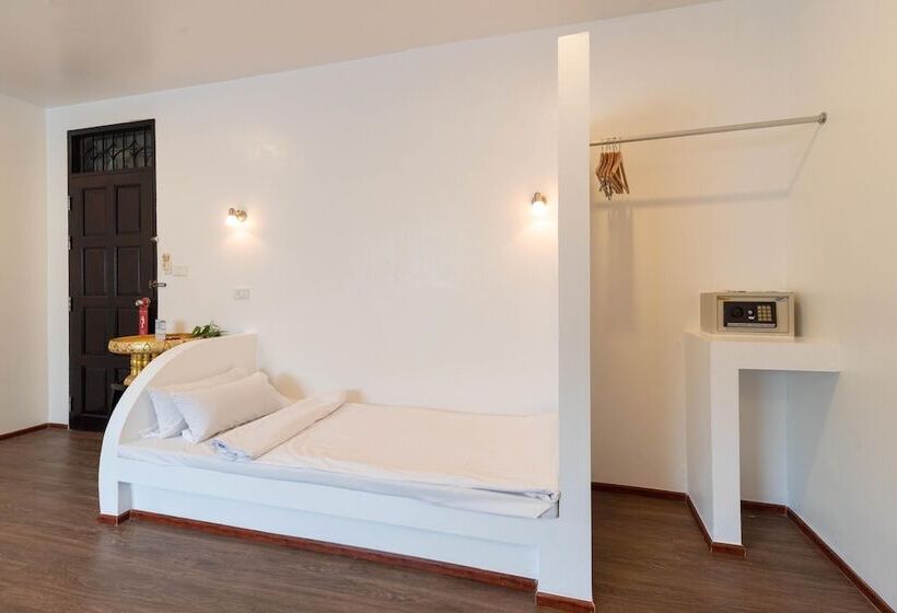 اتاق استاندارد سه نفره, Crystal Bay Beach Resort