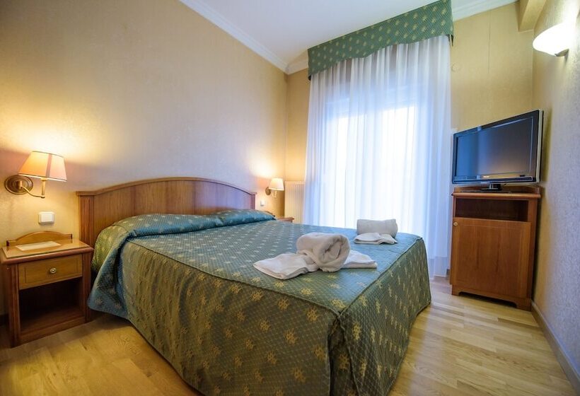 Chambre Standard Vue Lac, Kastoria In Kastoria City