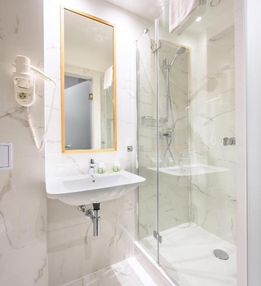 اتاق استاندارد, Roombach Hotel Budapest Center