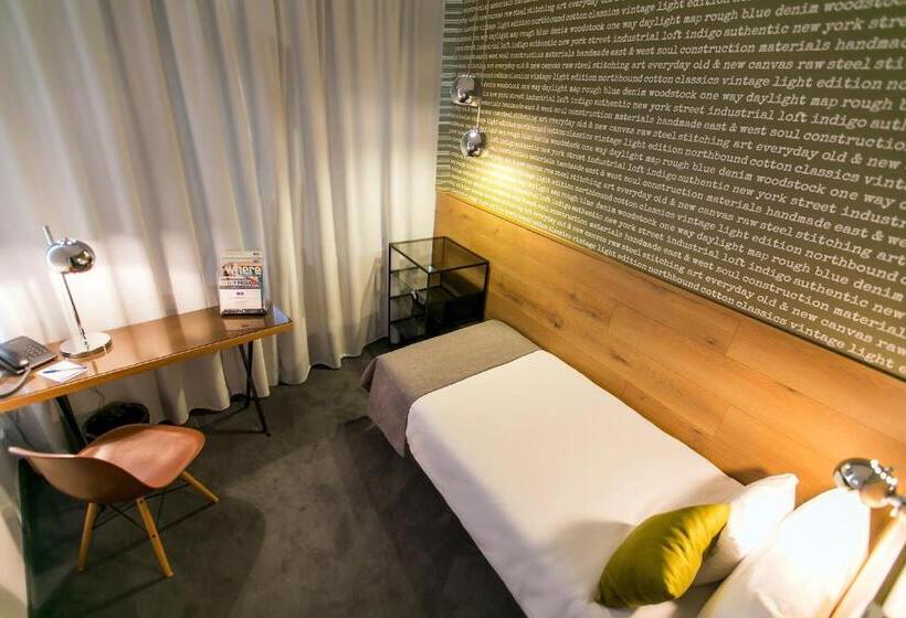 اتاق استاندارد یک نفره, Roombach  Budapest Center