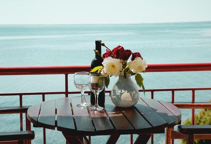 استودیوی لوکس, Maistrali Beach Studios