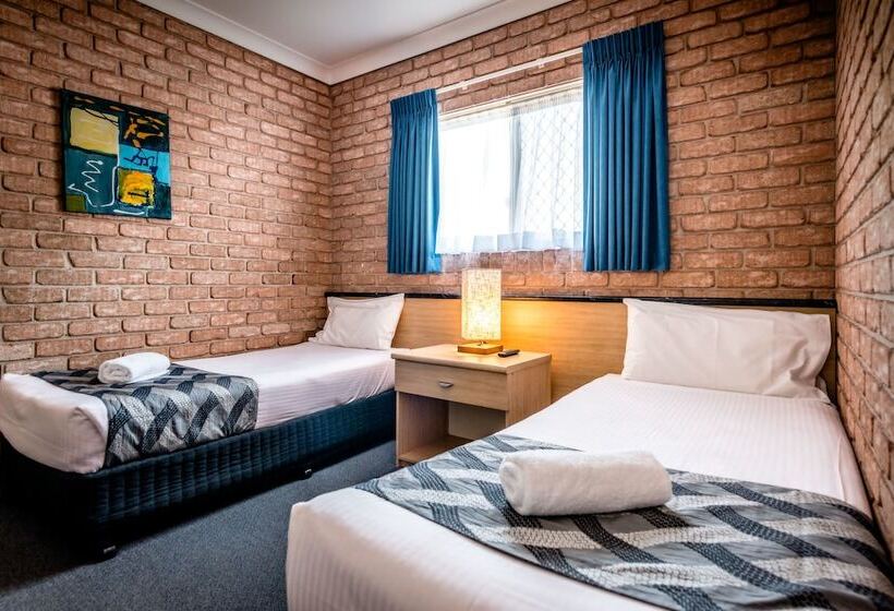 سوییت خانوادگی, Park Beach Resort Motel