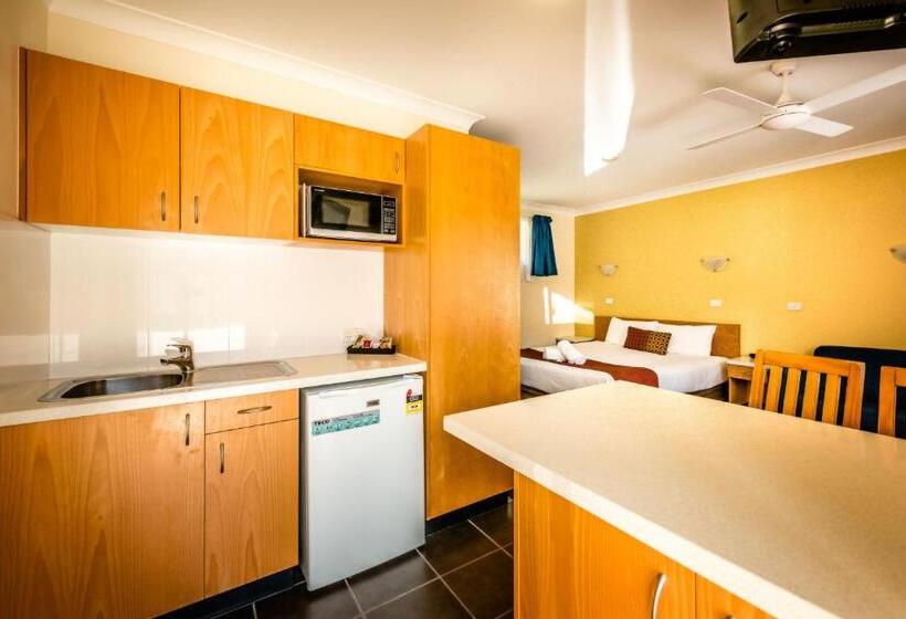 اتاق لوکس با تخت بزرگ, Park Beach Resort Motel