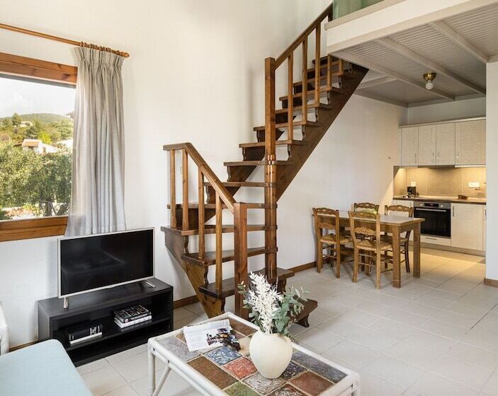 1 Bedroom House, Trikorfo Beach