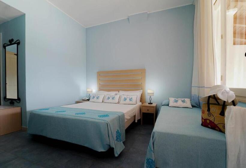 اتاق استاندارد سه نفره, Cala Della Torre Resort