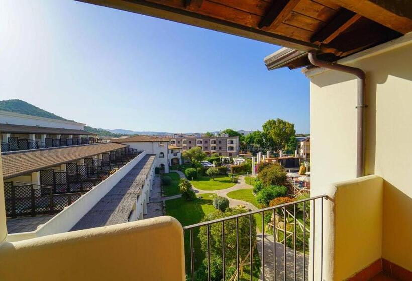 اتاق سوپریور چهار تخته, Cala Della Torre Resort
