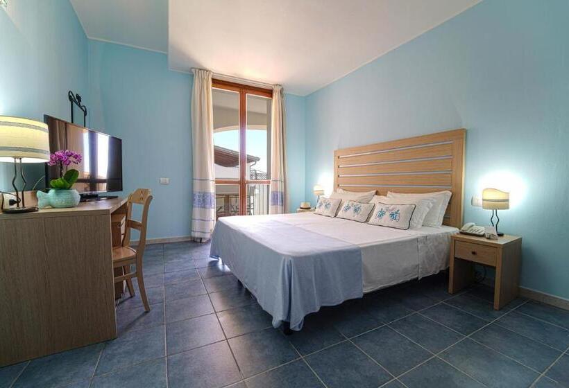 اتاق سوپریور چهار تخته, Cala Della Torre Resort
