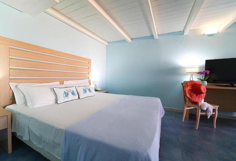 اتاق پریمیوم چهارنفره, Cala Della Torre Resort