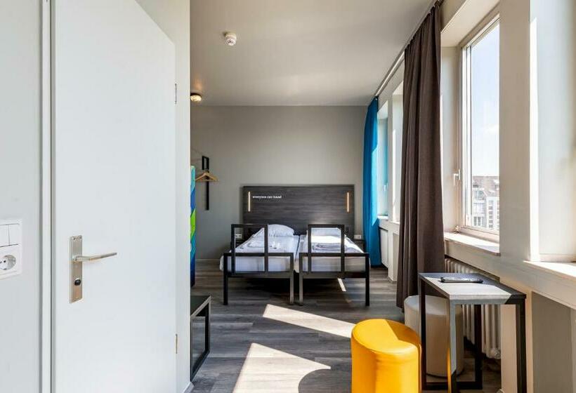 Standard Triple Room, A&o Aachen Hauptbahnhof