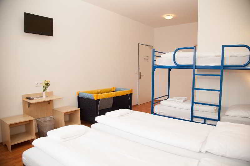 Семейный Номер, a&o Aachen Hauptbahnhof
