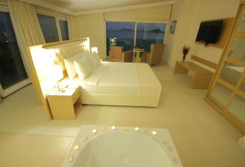 Suite, Dragut Point North   All Inclusive