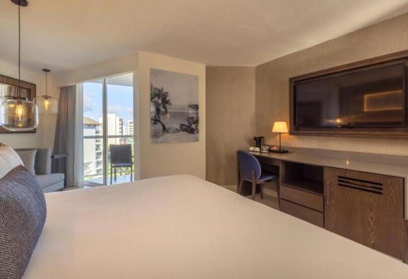اتاق لوکس با چشم‌انداز دریا, Hideaway At Royalton Blue Waters, An Autograph Collection All Inclusive Resort   Adults Only