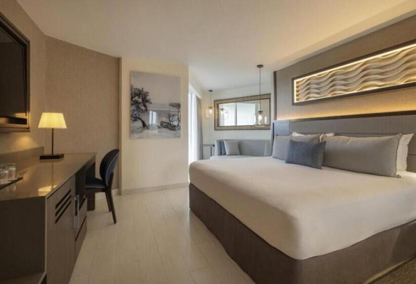 اتاق لوکس, Hideaway At Royalton Blue Waters, An Autograph Collection All Inclusive Resort   Adults Only