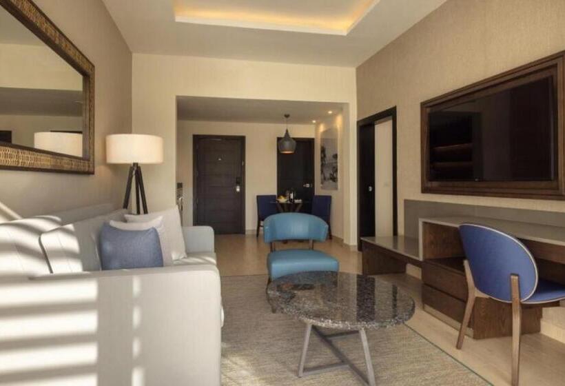 سوئیت کلوب با چشم‌انداز دریا, Hideaway At Royalton Blue Waters, An Autograph Collection All Inclusive Resort   Adults Only