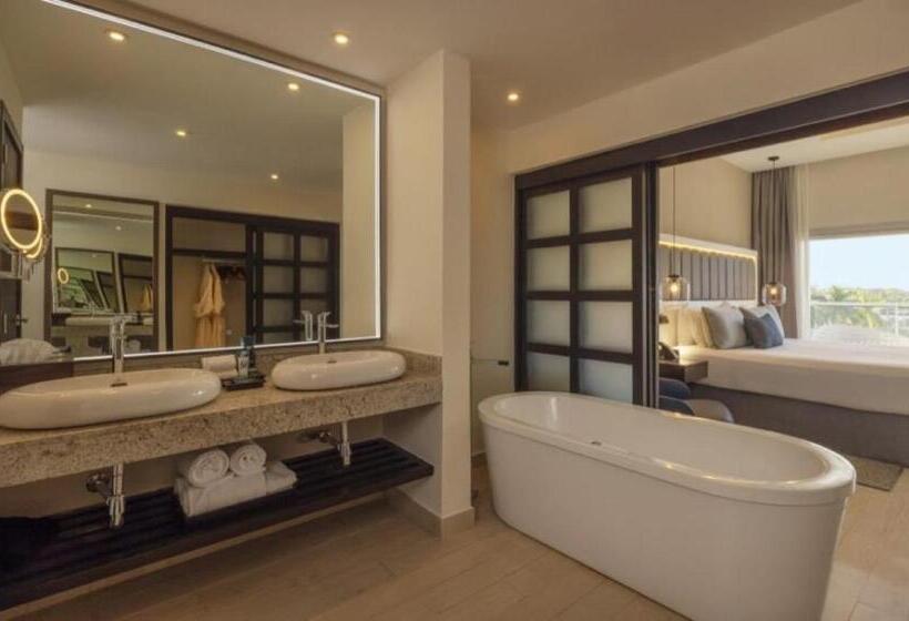 سوئیت کلوب با چشم‌انداز دریا, Hideaway At Royalton Blue Waters, An Autograph Collection All Inclusive Resort   Adults Only