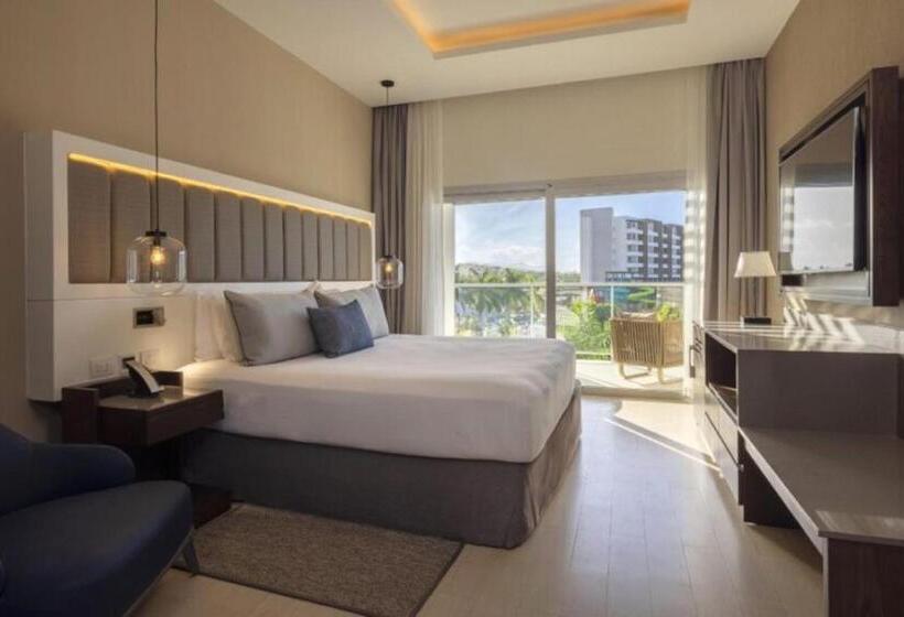 سوئیت ریاست جمهوری 2 خوابه, Hideaway At Royalton Blue Waters, An Autograph Collection All Inclusive Resort   Adults Only