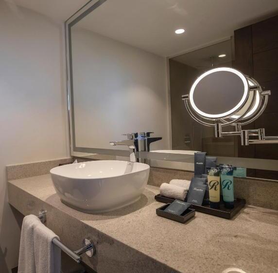 سوئیت کلاب, Hideaway At Royalton Blue Waters, An Autograph Collection All Inclusive Resort   Adults Only
