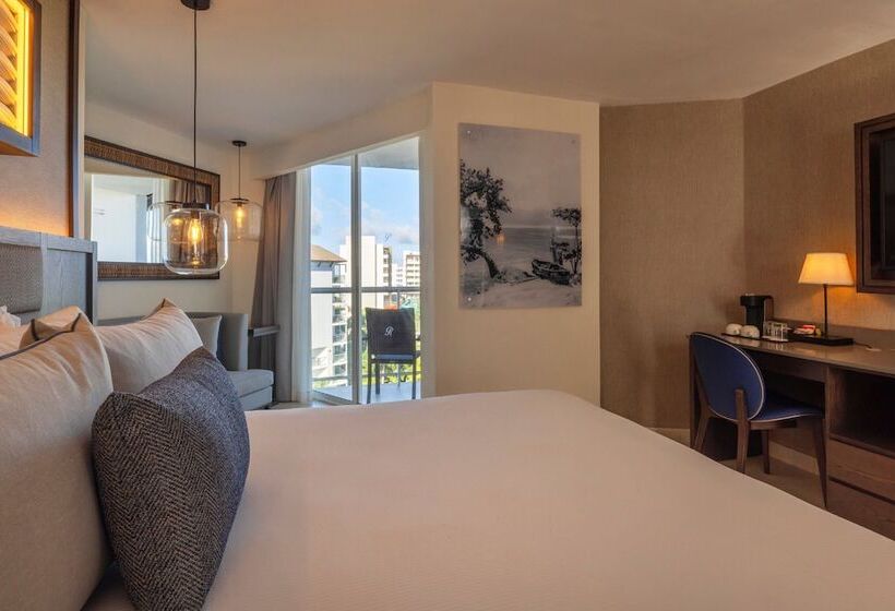 اتاق لوکس با چشم‌انداز دریا, Hideaway At Royalton Blue Waters, An Autograph Collection All Inclusive Resort   Adults Only