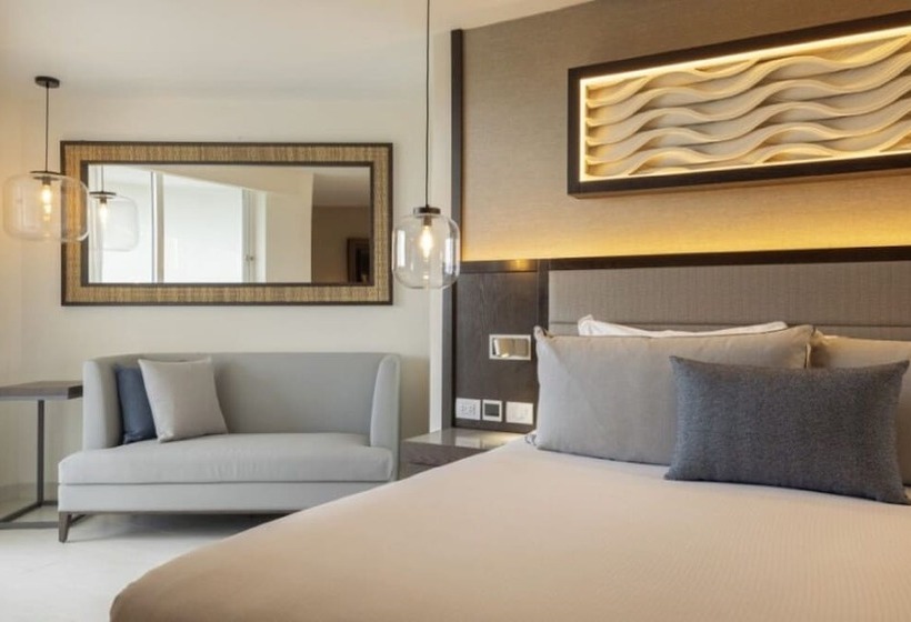 اتاق لوکس, Hideaway At Royalton Blue Waters, An Autograph Collection All Inclusive Resort   Adults Only