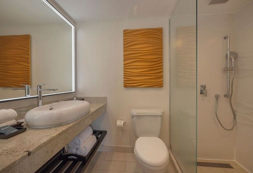 سوئیت کلاب, Hideaway At Royalton Blue Waters, An Autograph Collection All Inclusive Resort   Adults Only