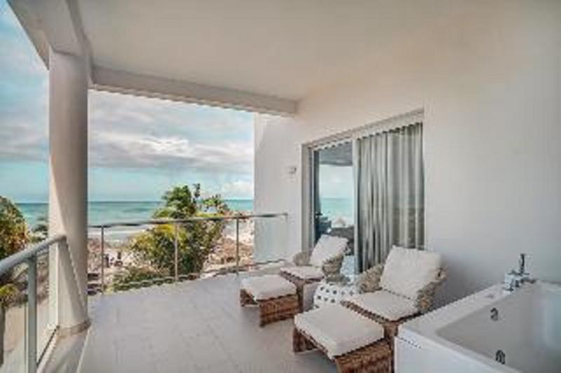 سوئیت کلوب با چشم‌انداز دریا, Hideaway At Royalton Blue Waters, An Autograph Collection All Inclusive Resort   Adults Only