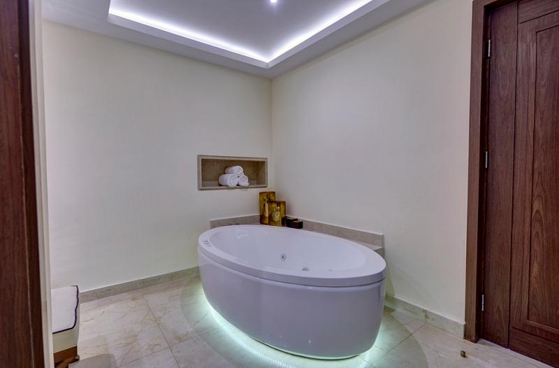 سوئیت کلوب با چشم‌انداز دریا, Hideaway At Royalton Blue Waters, An Autograph Collection All Inclusive Resort   Adults Only