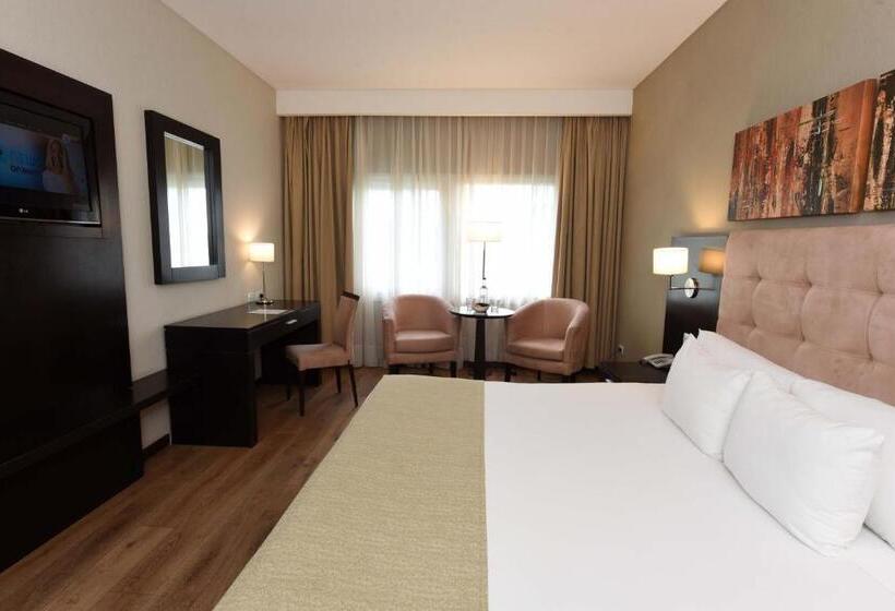 Standard Room King Size Bed, Howard Johnson  & Convention Center Ezeiza