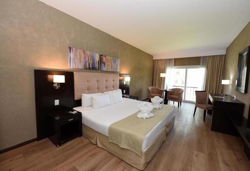 Junior Suite, Howard Johnson  & Convention Center Ezeiza