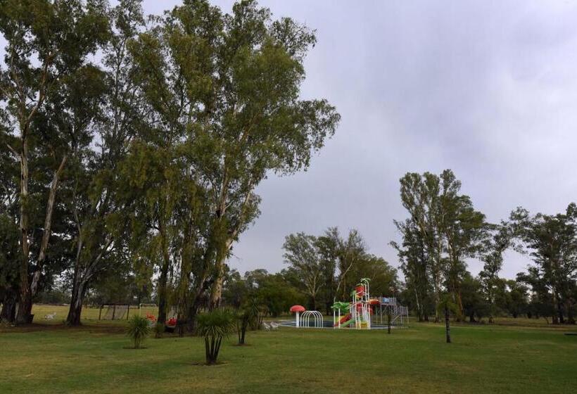 اتاق سوپریور, Howard Johnson Resort & Convention Center Ezeiza