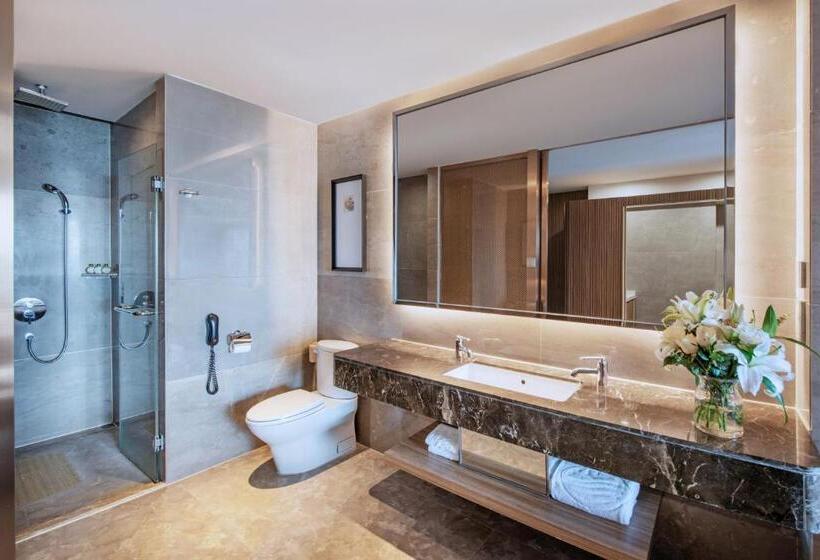 اتاق لوکس با چشم‌انداز دریاچه, Mission Hills Hotel Resorts Dongguan