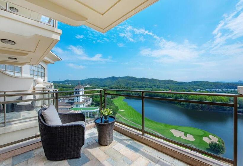 اتاق پریمیوم با چشم‌انداز دریاچه, Mission Hills Hotel Resorts Dongguan
