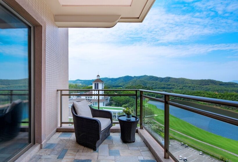 اتاق لوکس با چشم‌انداز دریاچه, Mission Hills Hotel Resorts Dongguan