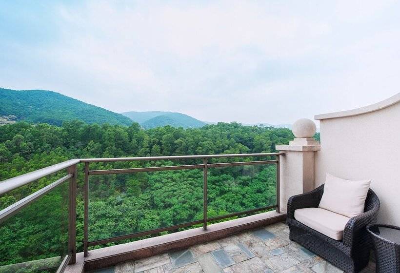 Premium room w/ mountain view, Mission Hills Dongguan