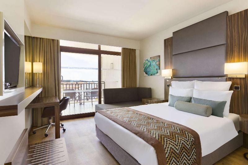 اتاق استاندارد با چشم‌انداز دریا, Ramada Resort By Wyndham Akbuk  All Inclusive