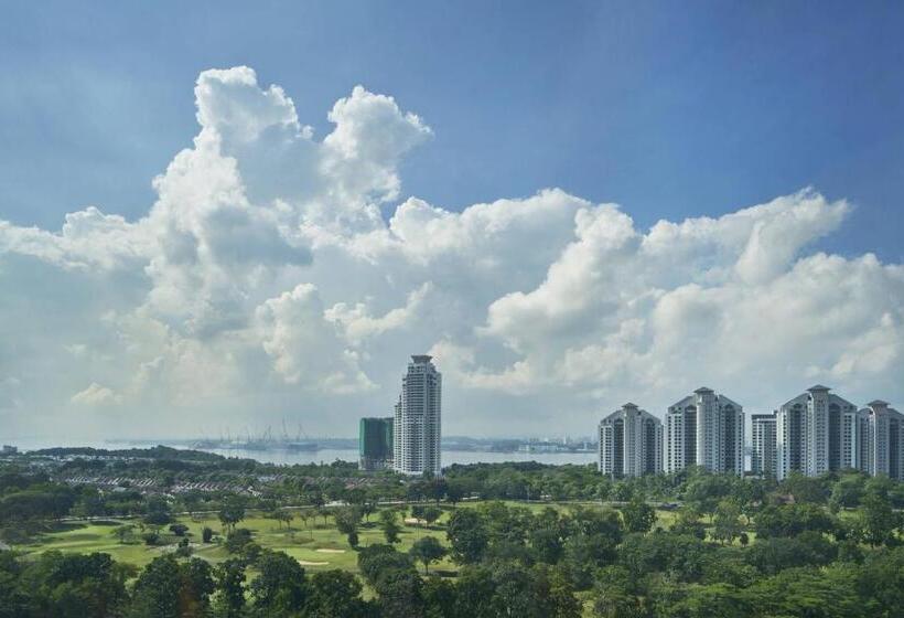 اتاق استاندارد با تخت بزرگ, Renaissance Johor Bahru