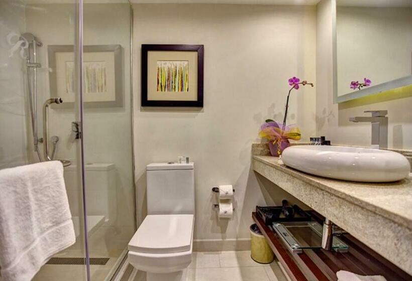 اتاق لوکس با چشم‌انداز دریا, Hideaway At Royalton Blue Waters, An Autograph Collection All Inclusive Resort   Adults Only
