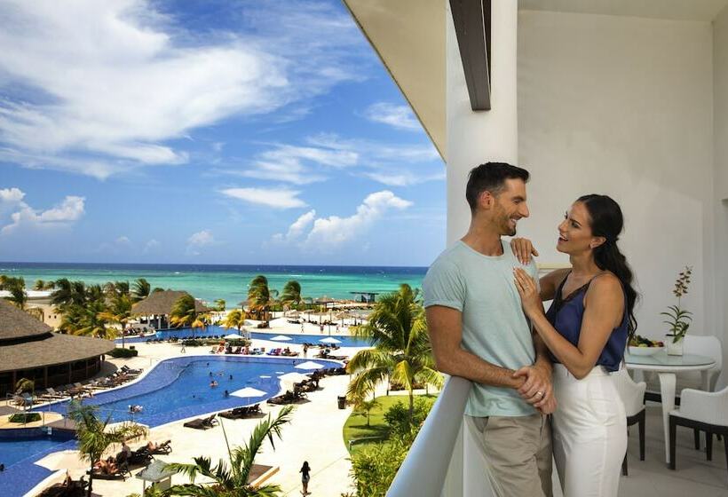 اتاق لوکس با چشم‌انداز دریا, Hideaway At Royalton Blue Waters, An Autograph Collection All Inclusive Resort   Adults Only