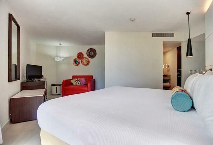 اتاق لوکس, Hideaway At Royalton Blue Waters, An Autograph Collection All Inclusive Resort   Adults Only