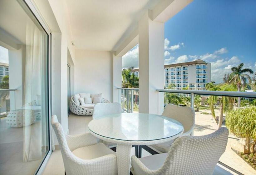 سوئیت کلوب با چشم‌انداز دریا, Hideaway At Royalton Blue Waters, An Autograph Collection All Inclusive Resort   Adults Only