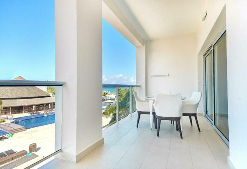 سوئیت کلوب با چشم‌انداز دریا, Hideaway At Royalton Blue Waters, An Autograph Collection All Inclusive Resort   Adults Only
