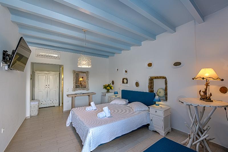 اتاق لوکس, Iros Boutique Suites & Villas