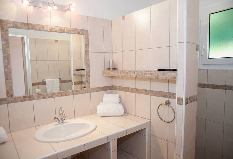 استودیوی استاندارد, Résidence U Pirellu