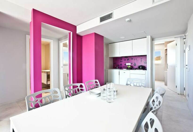 شقة 3 غرف, Ryans Ibiza Apartments  Only Adults