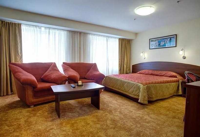 استودیوی استاندارد, Azimut Hotel Kemerovo