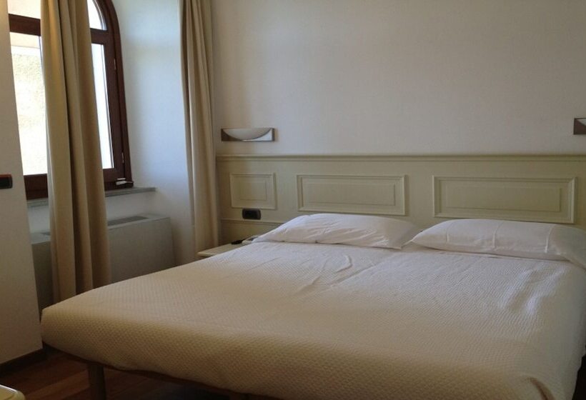 Chambre Triple Standard, Albergo Ristorante Paradiso