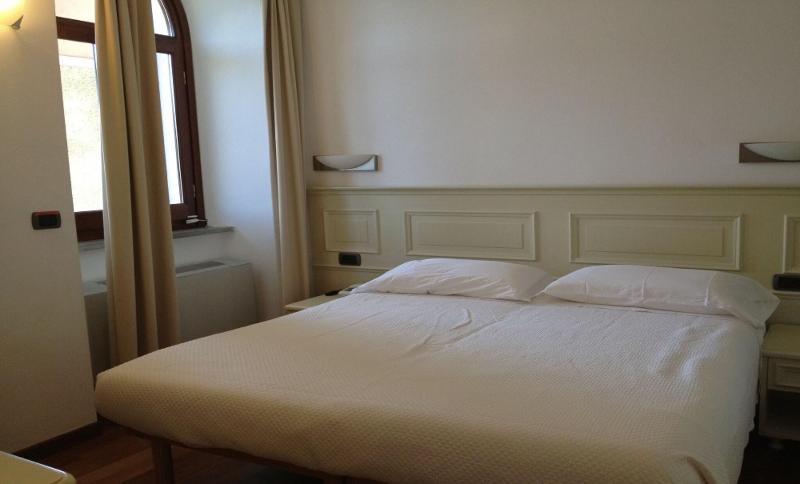 اتاق استاندارد سه نفره, Albergo Ristorante Paradiso