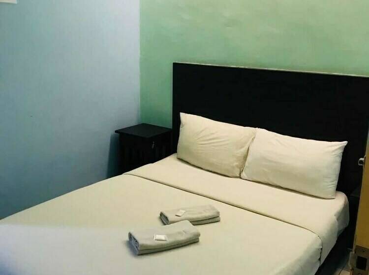 Standard Room Queen Size Bed, Spot On 89698 Budget Inn